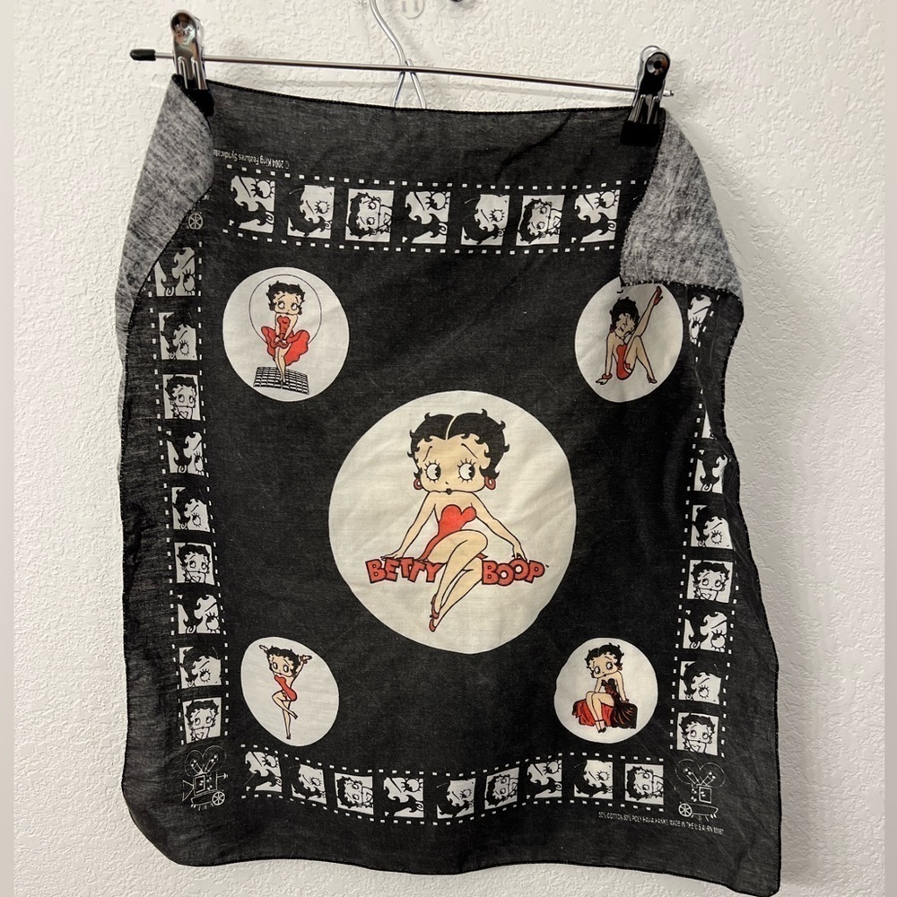 Betty Boop bandanas have a hank 2004 retired Fleschers studios